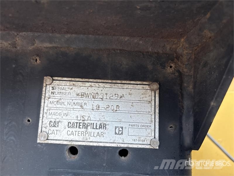 CAT AP-1055D Asfalta klājēji