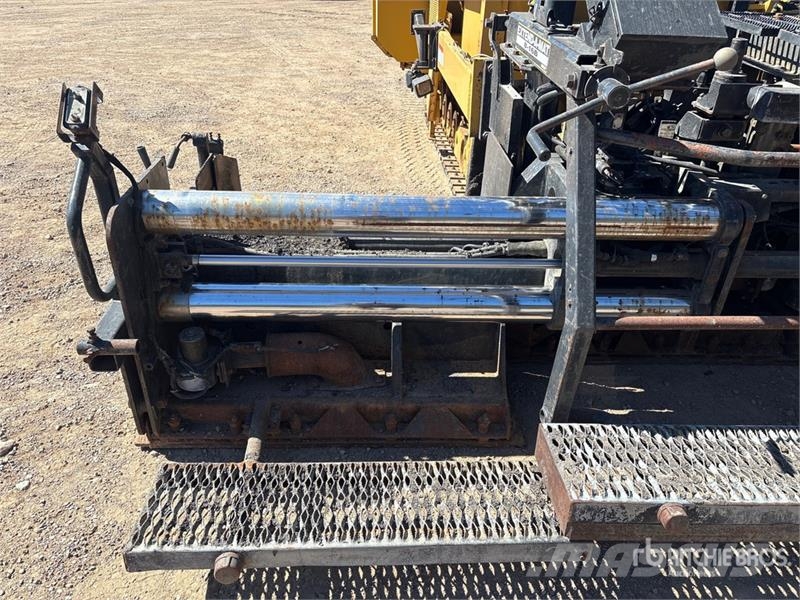 CAT AP-650B Asphalt pavers