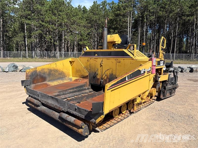 CAT AP-650B Asphalt pavers
