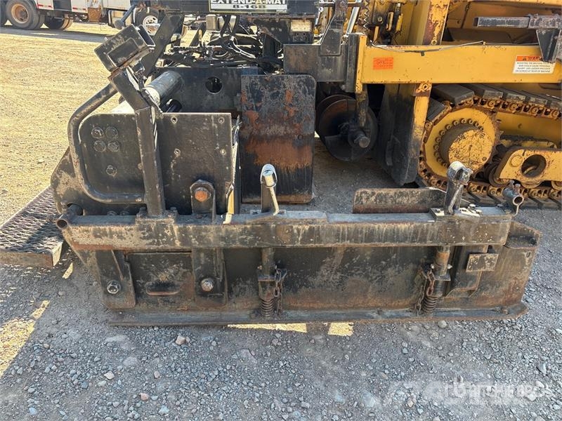 CAT AP-650B Asphalt pavers
