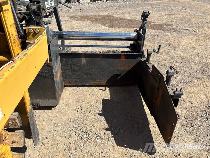 CAT AP-650B Asphalt pavers