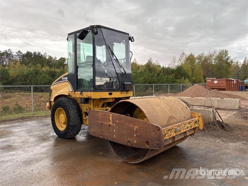 CAT CS433E Smooth Drum Compactor Compactoare monocilindrice