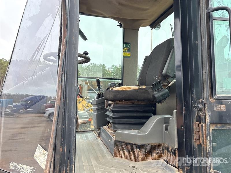 CAT CS433E Smooth Drum Compactor Valsetog
