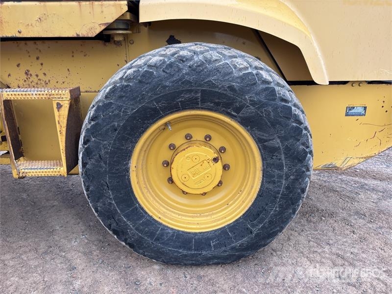 CAT CS433E Smooth Drum Compactor Valsetog