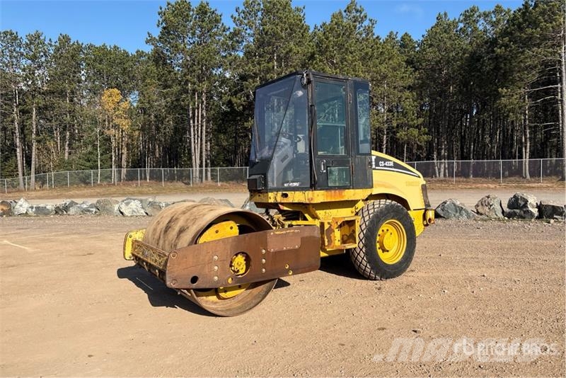 CAT CS433E Smooth Drum Compactor Valjci sa jednim bubnjem