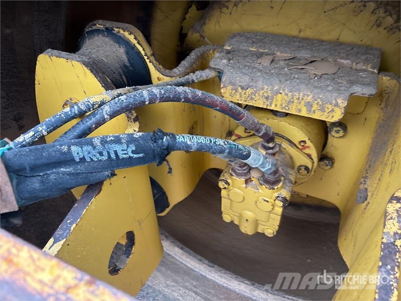CAT CS433E Smooth Drum Compactor Valsetog