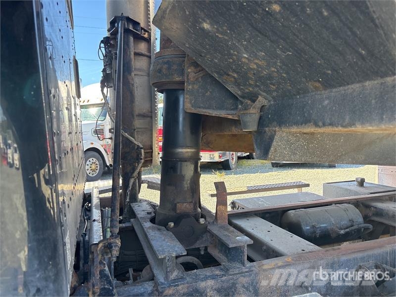 CAT CT660 Kiper kamioni