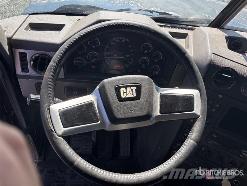 CAT CT660 Kiper kamioni