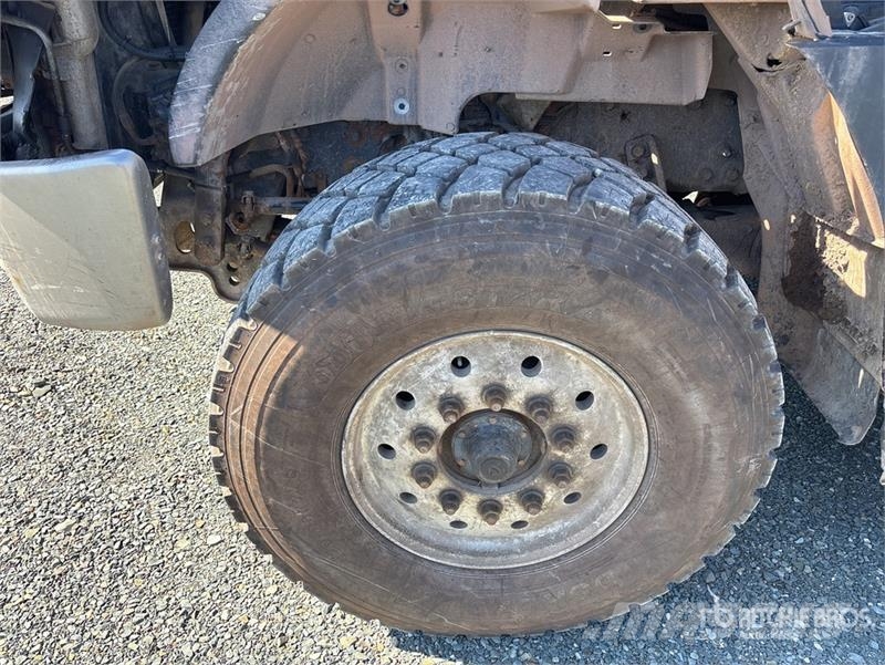 CAT CT660 Kiper kamioni