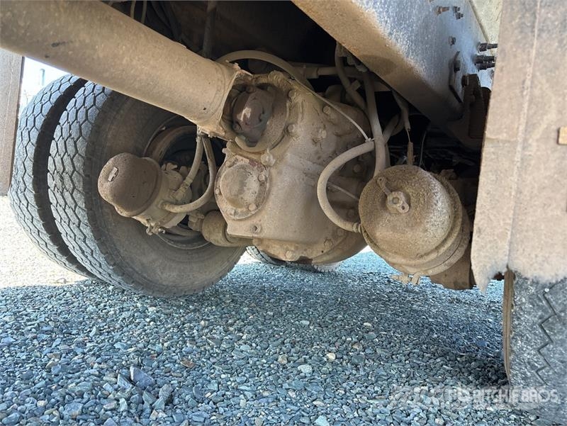 CAT CT660 Kiper kamioni