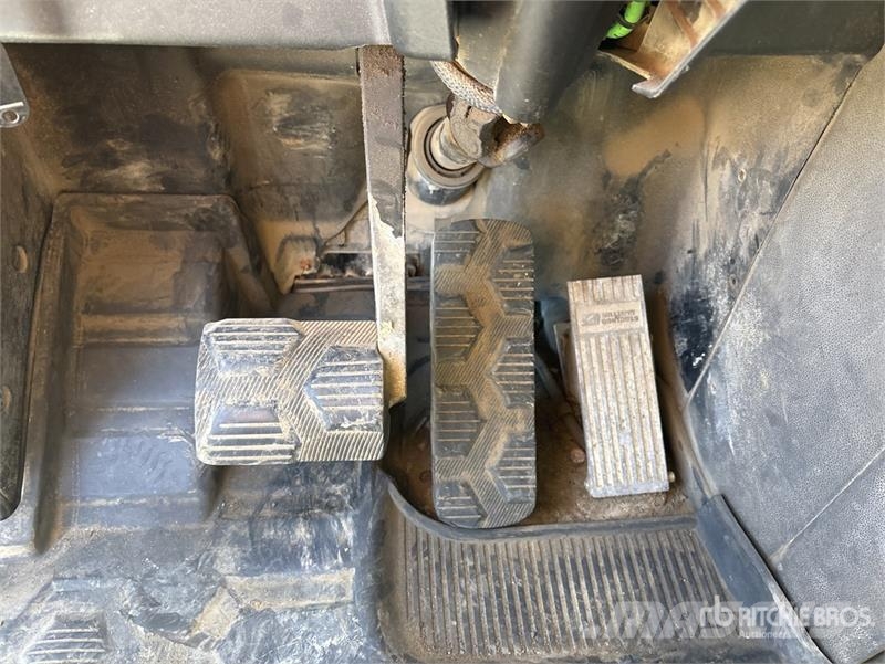 CAT CT660 Kiper kamioni