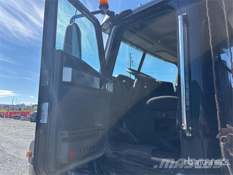 CAT CT660 Kiper kamioni