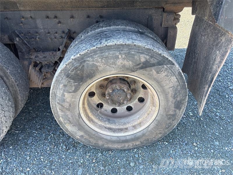 CAT CT660 Kiper kamioni