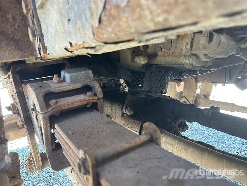 CAT CT660 Kiper kamioni