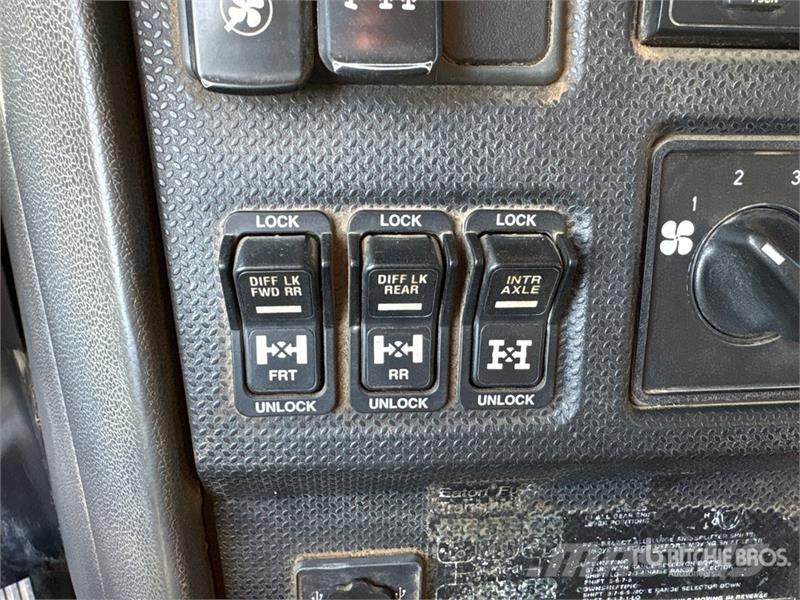 CAT CT660S Bañeras basculantes usadas