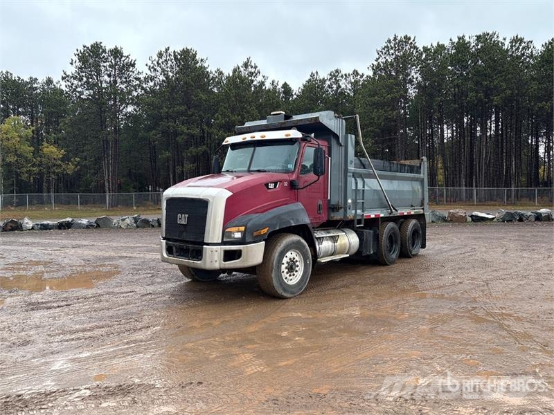 CAT CT660S Caminhões basculantes