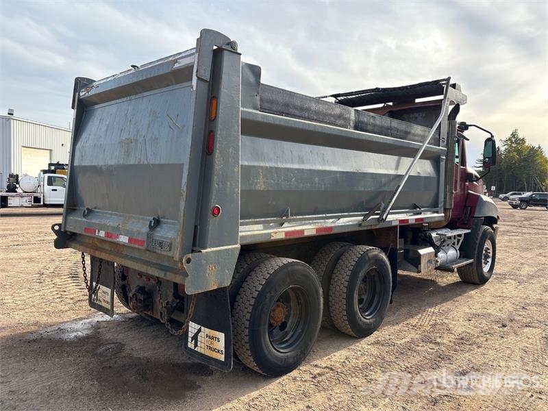 CAT CT660S Bañeras basculantes usadas