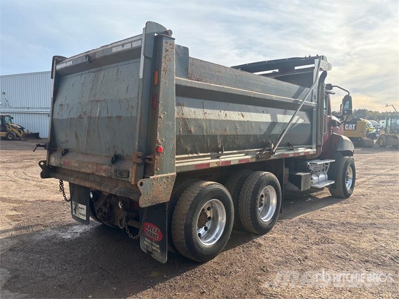 CAT CT660S Kipper