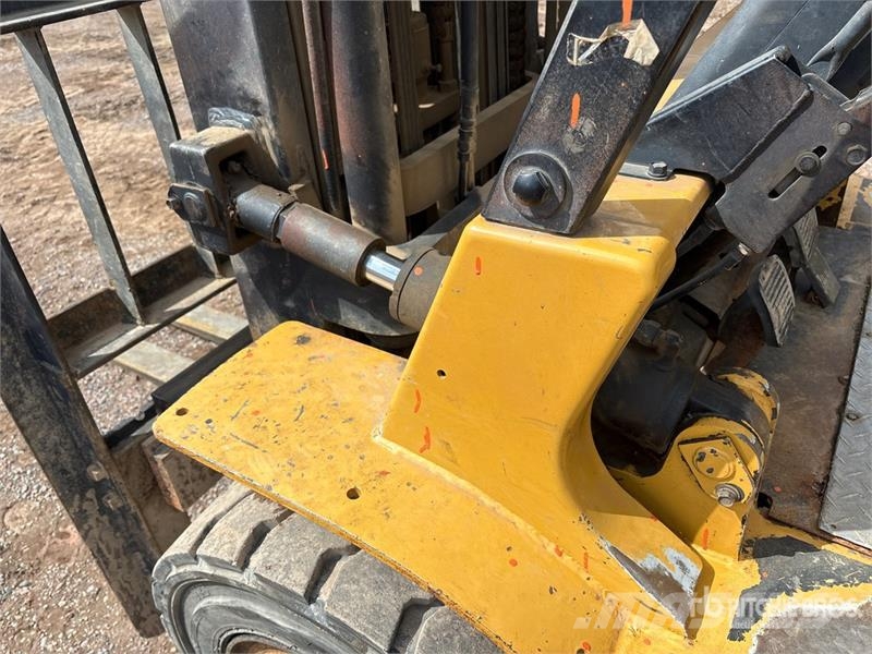 CAT GPL40 8100 lb Forklift Wózki widłowe inne