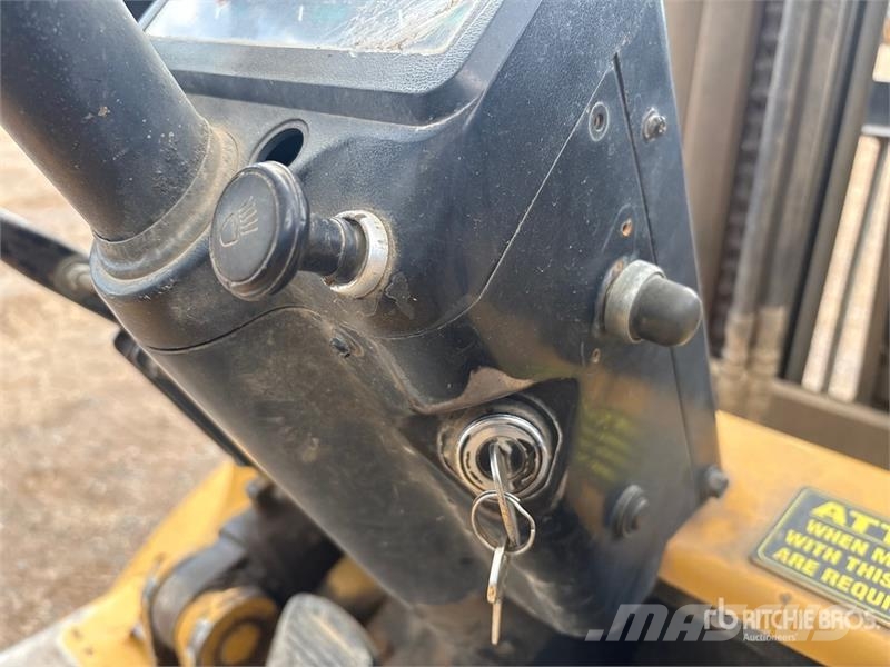 CAT GPL40 8100 lb Forklift Wózki widłowe inne