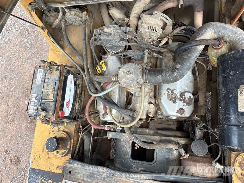CAT GPL40 8100 lb Forklift Wózki widłowe inne