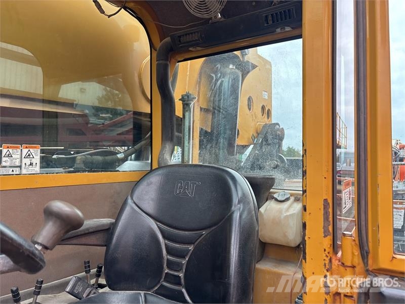 CAT TL1255 Teleskopski viličarji