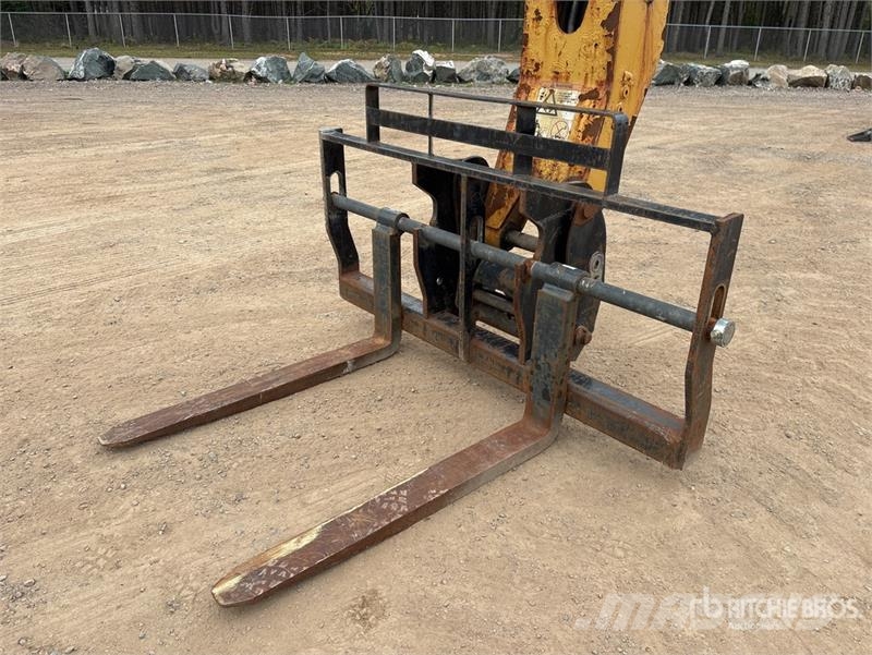 CAT TL1255 Teleskopski viličarji