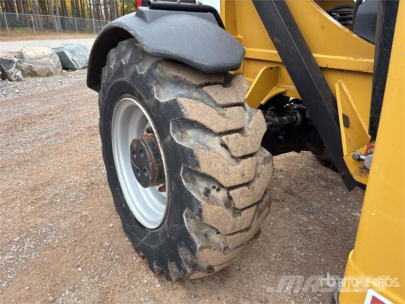 CAT TL1255C 伸縮臂操作車