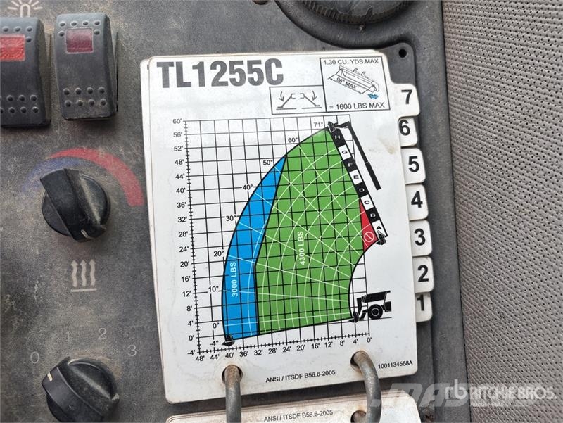 CAT TL1255C 伸縮臂操作車