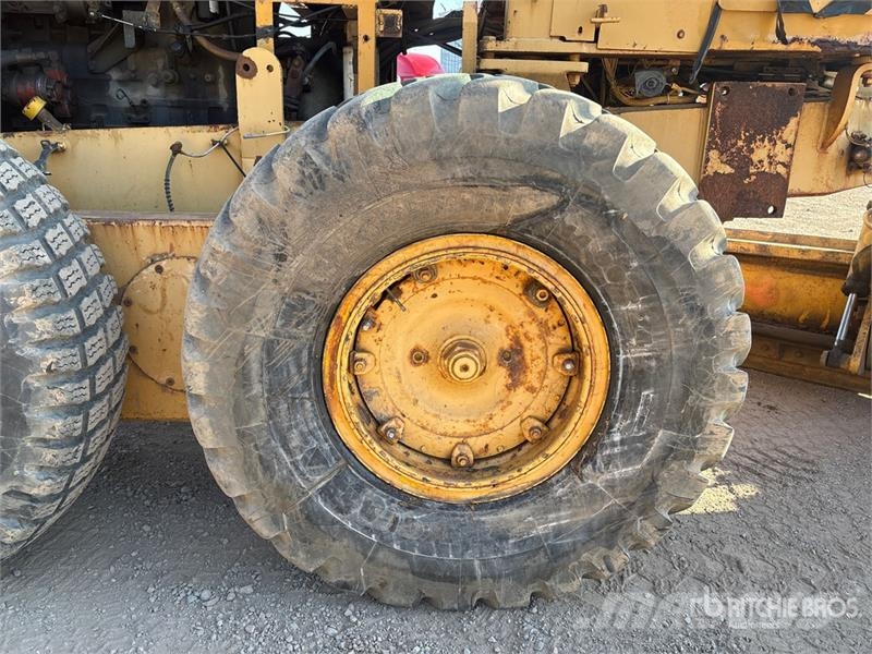 Champion 730A Motor Grader Грейдери