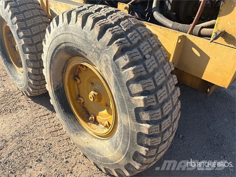 Champion 730A Motor Grader Грейдери