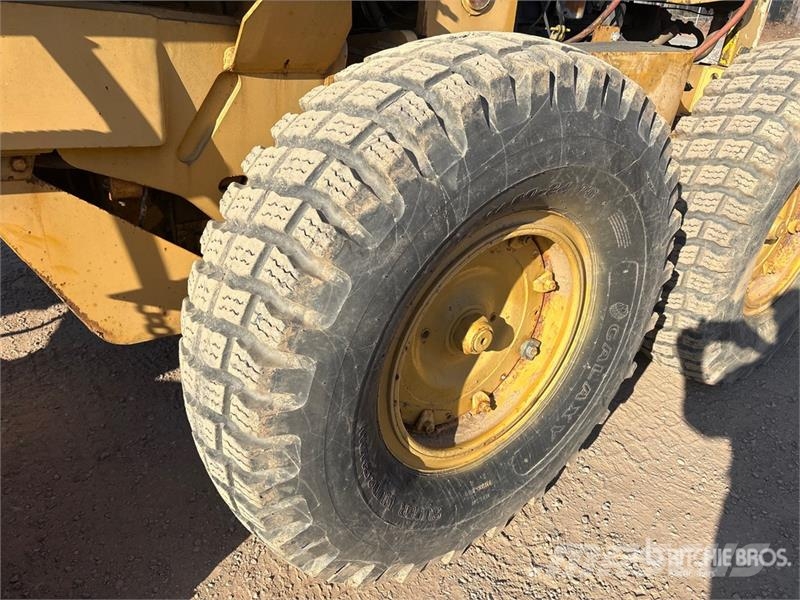 Champion 730A Motor Grader Грейдери