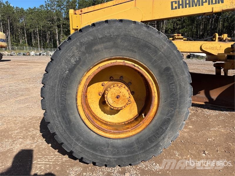 Champion 736A Grejderi