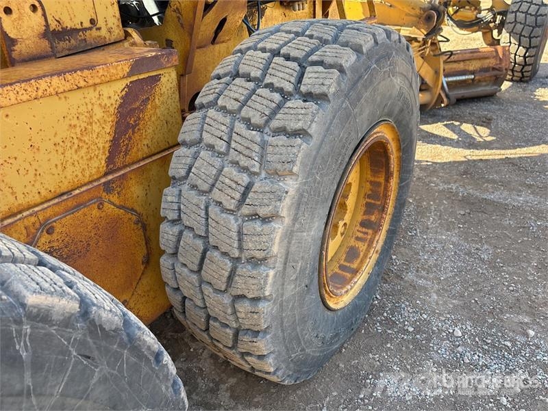 Champion 736A Grejderi
