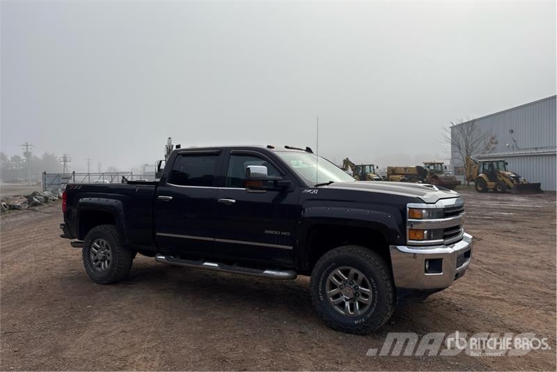 Chevrolet 3500HD Z71 4x4 Crew Cab Pickup Autre fourgon / utilitaire