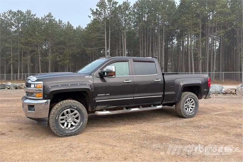 Chevrolet 3500HD Z71 4x4 Crew Cab Pickup Autre fourgon / utilitaire