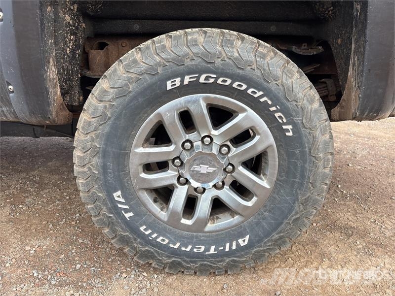Chevrolet 3500HD Z71 4x4 Crew Cab Pickup Andre varebiler