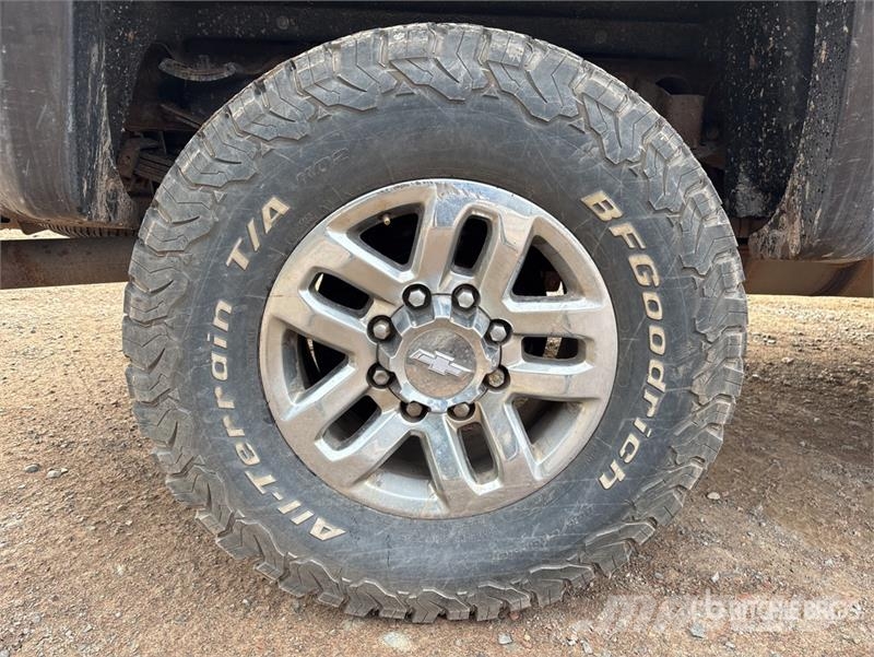 Chevrolet 3500HD Z71 4x4 Crew Cab Pickup Andre varebiler