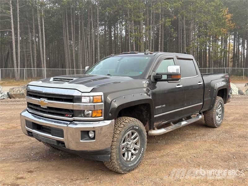 Chevrolet 3500HD Z71 4x4 Crew Cab Pickup Andre varebiler
