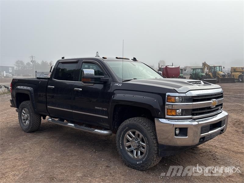 Chevrolet 3500HD Z71 4x4 Crew Cab Pickup Andre varebiler