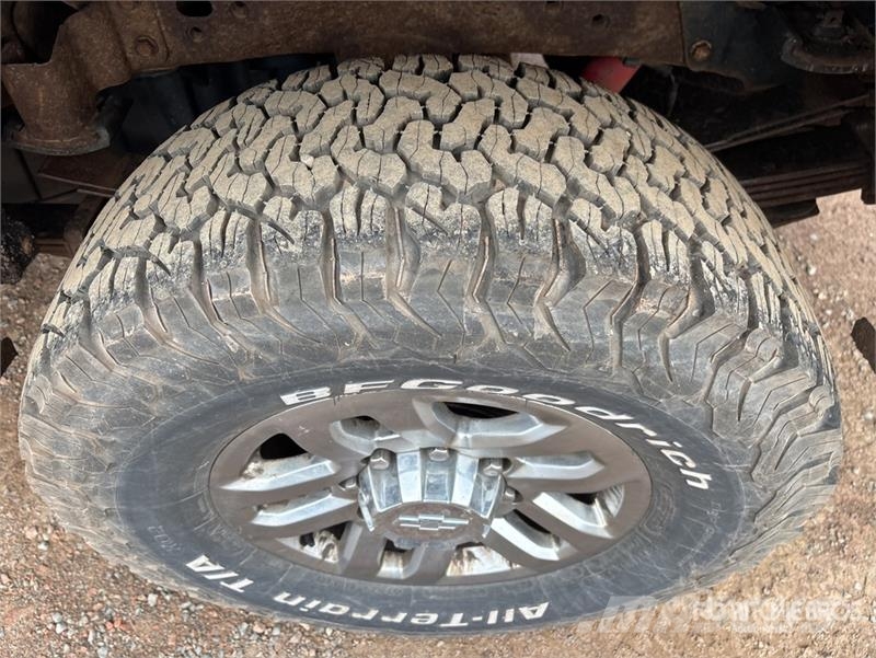 Chevrolet 3500HD Z71 4x4 Crew Cab Pickup Andre varebiler