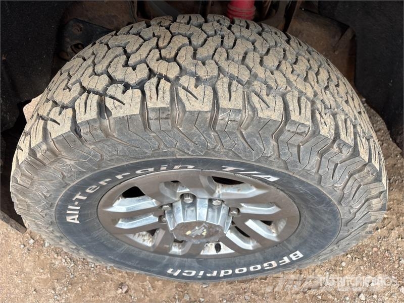 Chevrolet 3500HD Z71 4x4 Crew Cab Pickup Andre varebiler