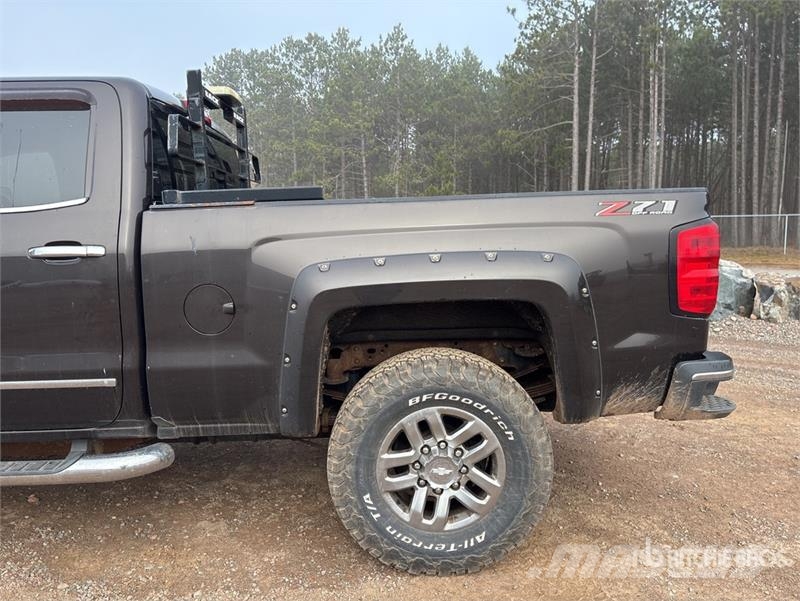 Chevrolet 3500HD Z71 4x4 Crew Cab Pickup Andre varebiler