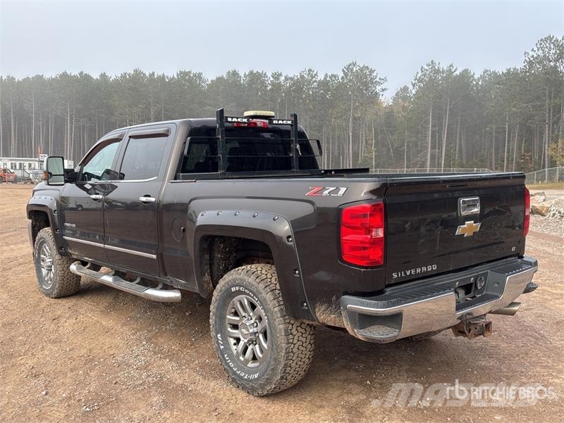 Chevrolet 3500HD Z71 4x4 Crew Cab Pickup Andre varebiler