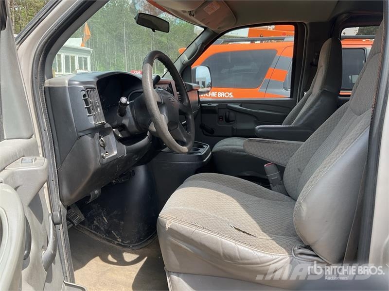 Chevrolet Express 3500 Lieferwagen