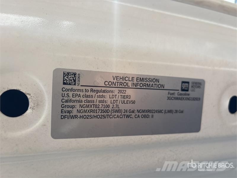 Chevrolet Silverado 1500 4x2 Pickup Outro