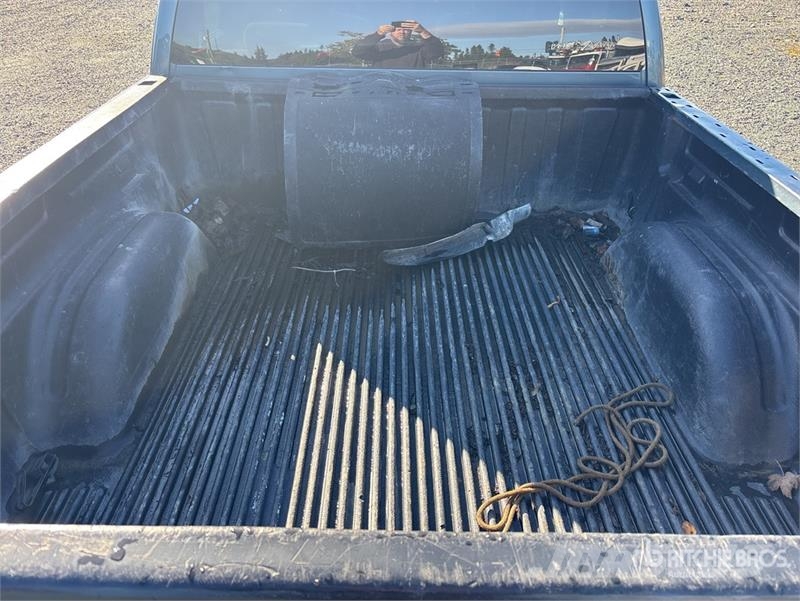 Chevrolet Silverado 1500 4x4 Crew Cab Pickup Egyéb