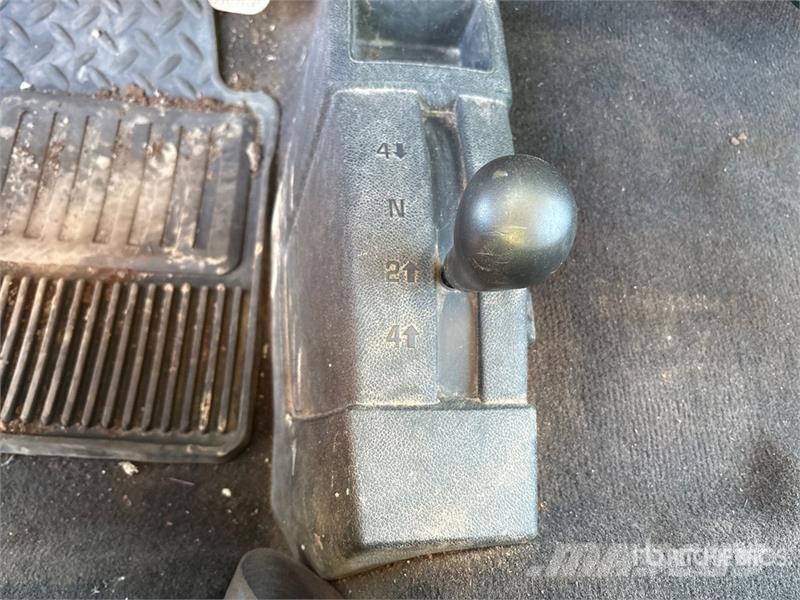 Chevrolet Silverado 1500 LS 4x4 Crew Cab Pickup 其他