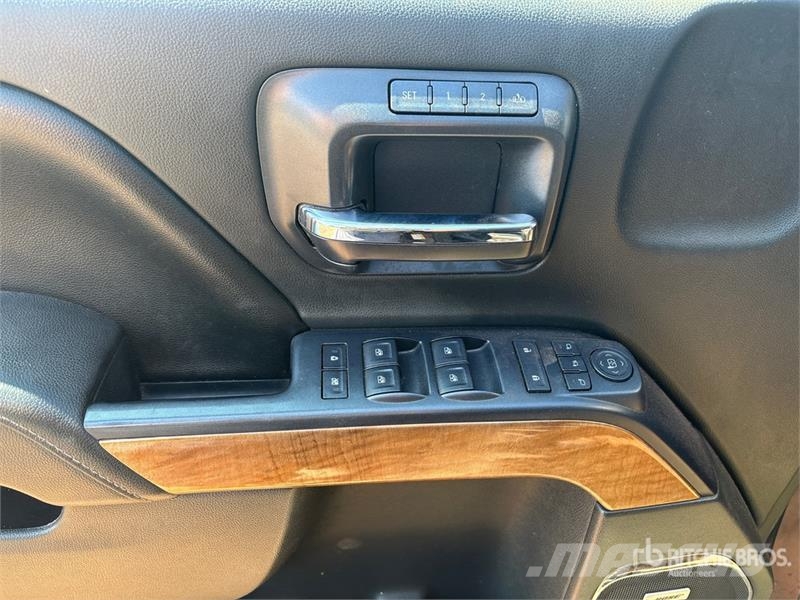 Chevrolet Silverado 1500 Outro