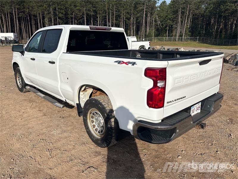 Chevrolet Silverado 1500 4x4 Crew Cab Pickup Otros